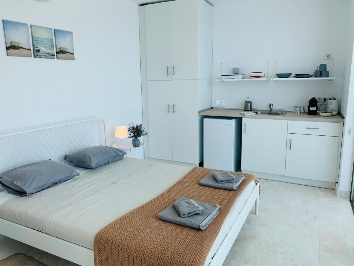 Caldera Blue Apartment Aliki  ภายนอก รูปภาพ